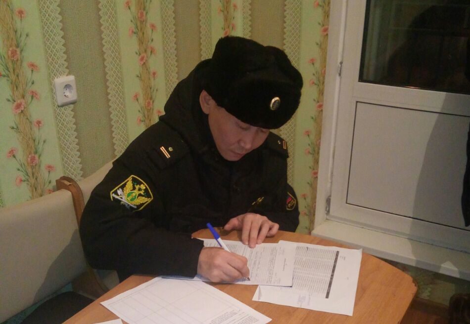У должника-организации арестовали три квартиры