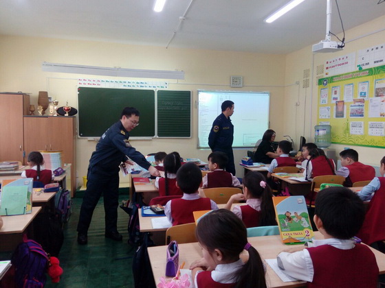 Инспекторы ГИМС проводят познавательные уроки в школах республики