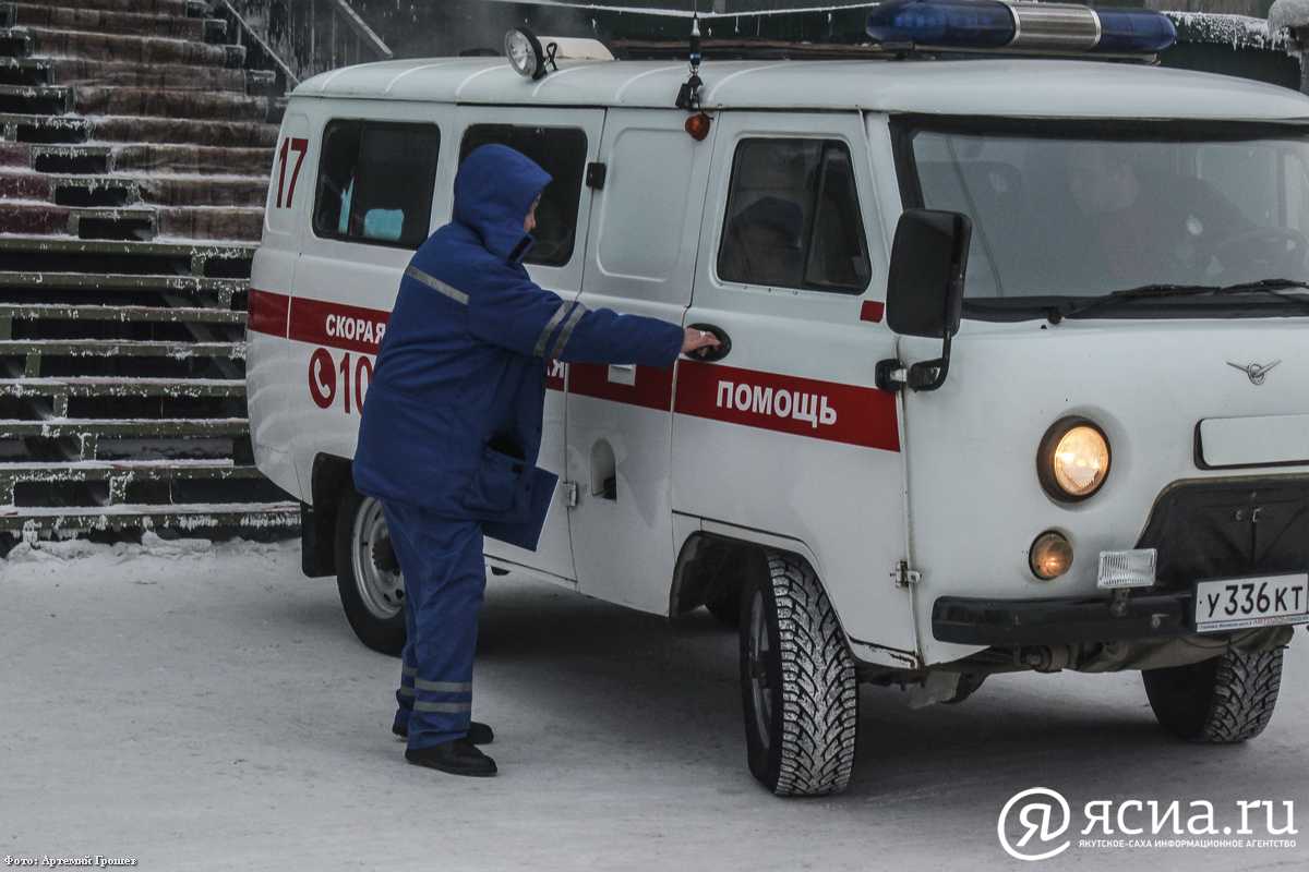 В Якутске мужчина избил больного и фельдшера скорой помощи