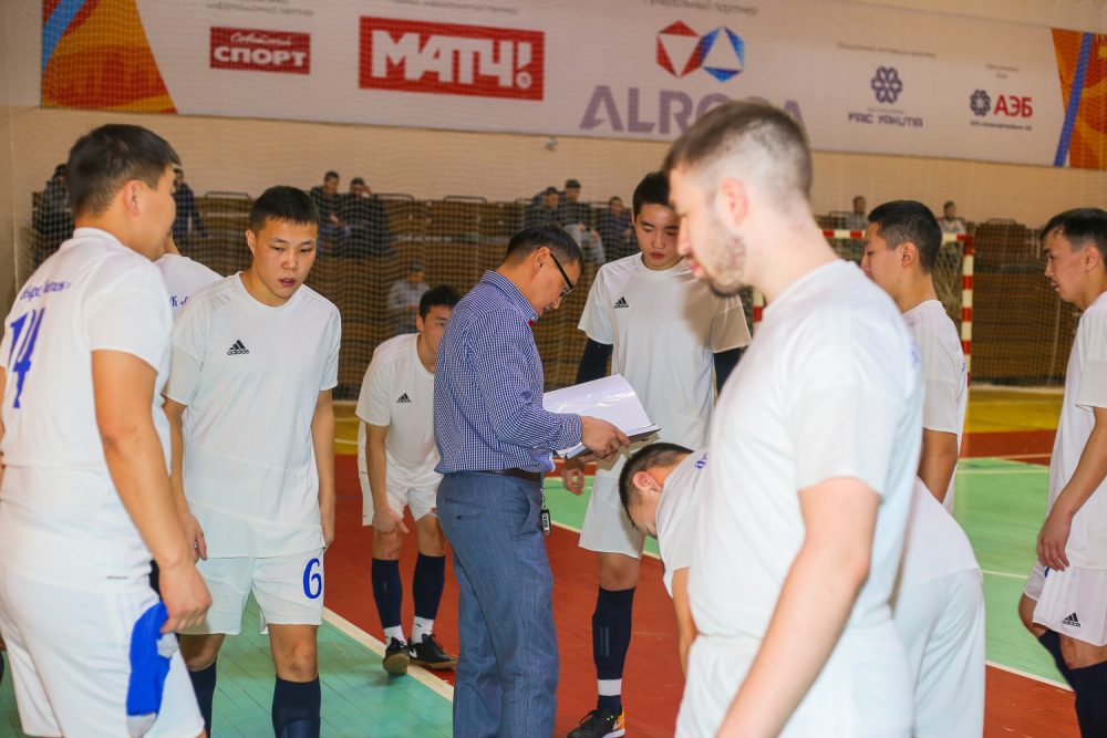 Среднеколымские футболисты играют под грузом ответственности