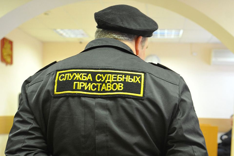 Обвиняемый в побоях житель Оленька не явился в суд: его нашли избитым