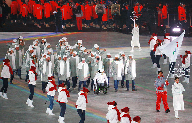 Делегация из 36 россиян прошла на параде атлетов на церемонии открытия Паралимпиады-2018