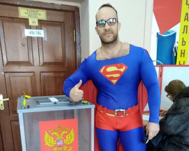 Телепузики, гладиаторы и Супермен: Подборка самых необычных избирателей на выборах-2018