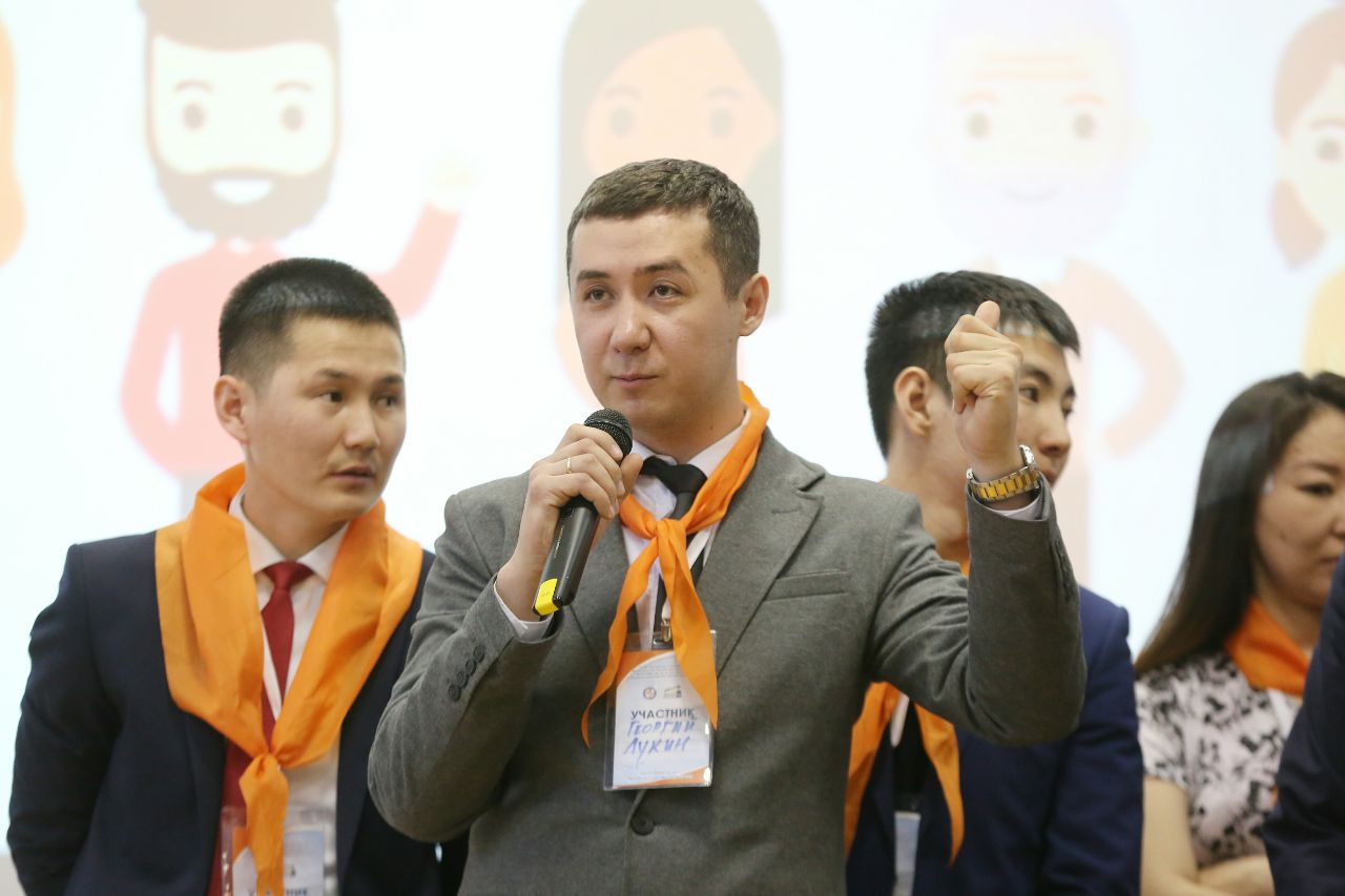 Участники деловой игры «МИНИСТР» защитили свои проекты перед главой Якутии