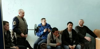 Кангаласские пожарные согласились прекратить голодовку